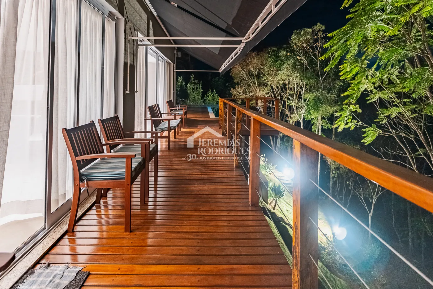 Casa com 4 dormitórios à venda, 330 m² - Parque da Mantiqueira - Santo Antônio do Pinhal/SP