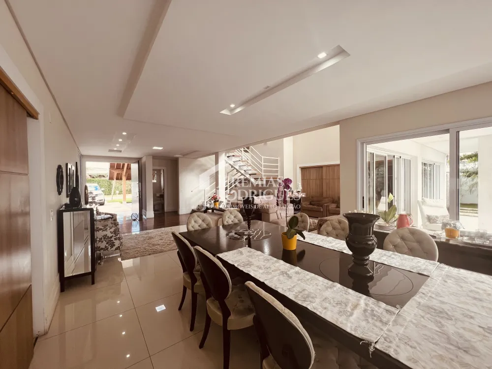 Casa com 6 quartos, 500 m² - Taubaté Village - Taubaté/SP