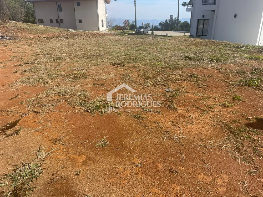 Terreno com 1.300 m² - Condomínio Villagio Baronesa - Campos do Jordão/SP.