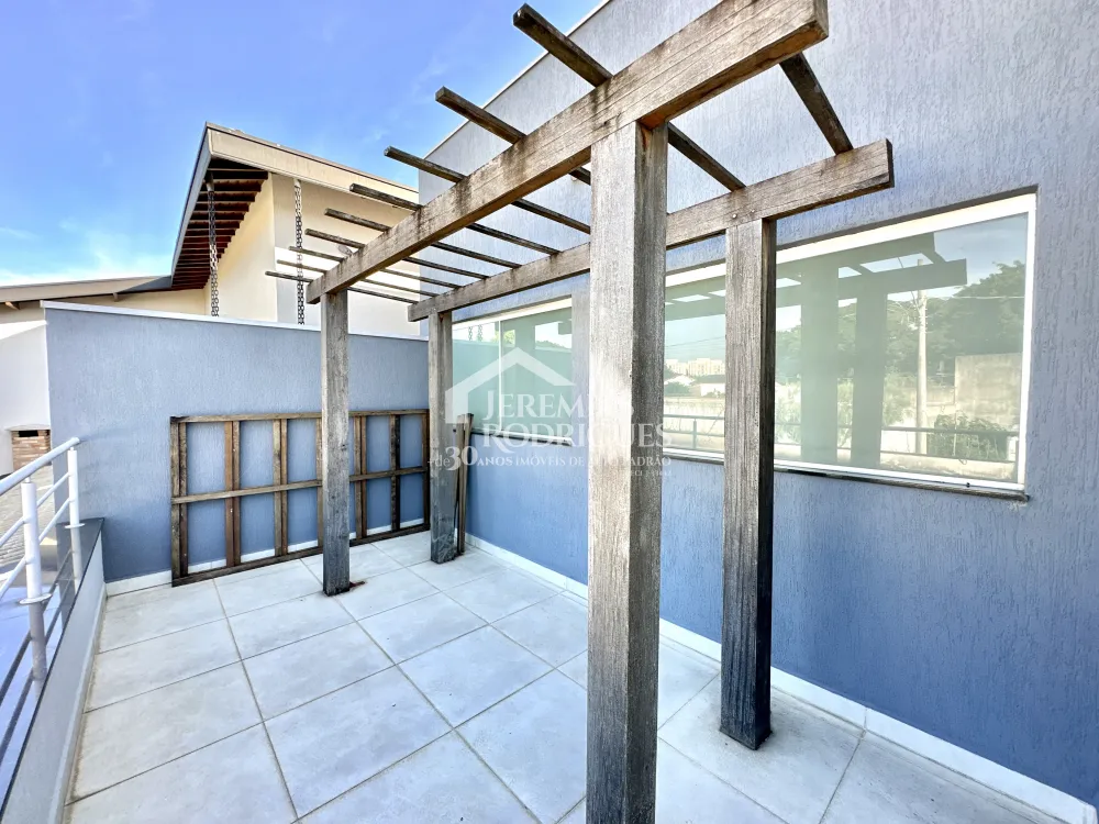 Casa mobiliada para locação no Condomínio Campos do Conde I em Tremembé/SP. 