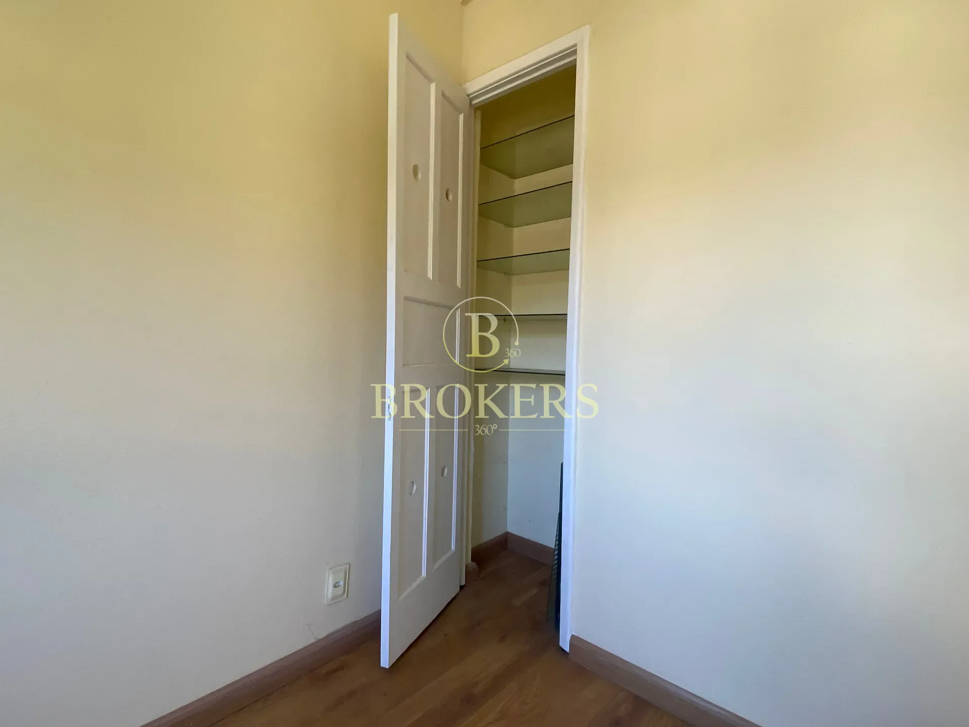 Apartamento autentico com sala ampla, 2 quartos e escritório à venda em Santa Teresa, localização c — foto 5