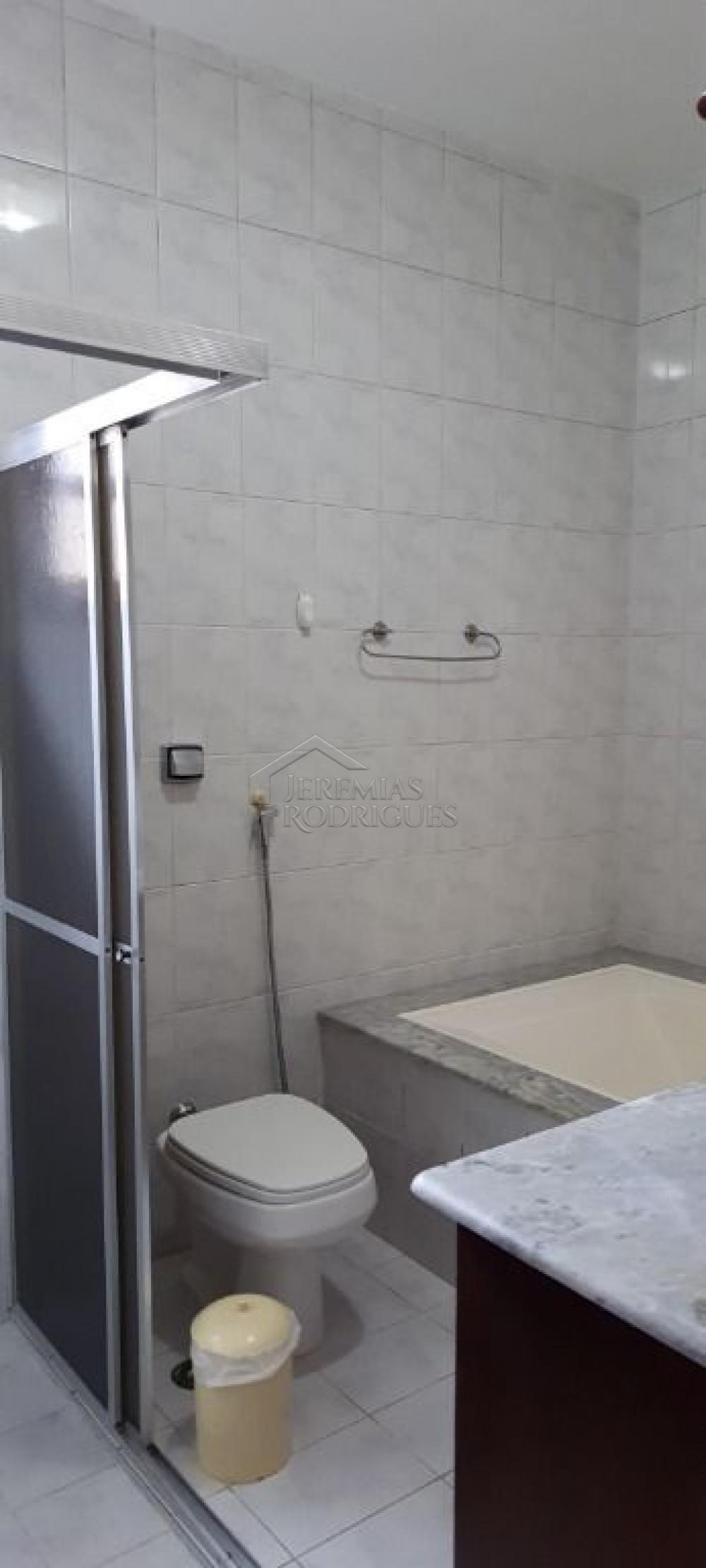 Chácara à venda com com 3 suítes no bairro Areão em Taubaté/SP. 
