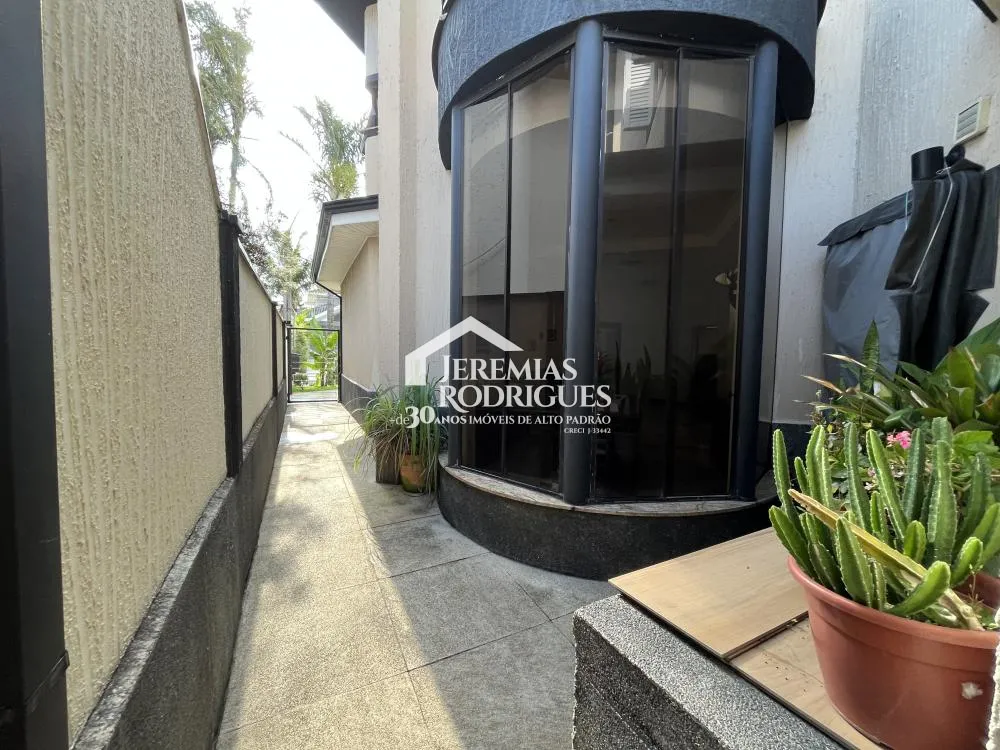 Casa de 419 m² à venda por R$ 1.800.000,00 - Taubaté/SP