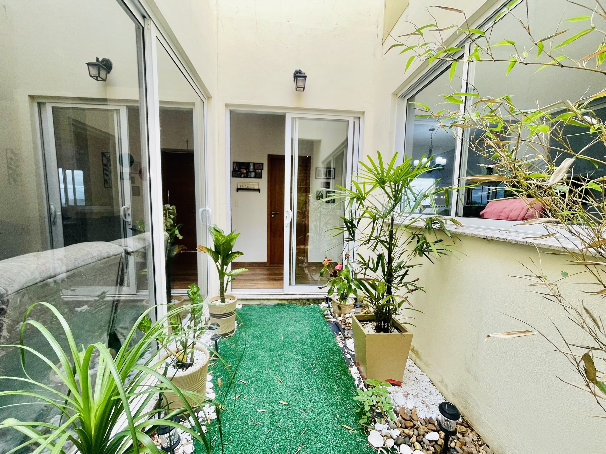 Casa à venda com 4 dormitórios no Condomínio São Félix do Cataguá em Taubaté/SP.