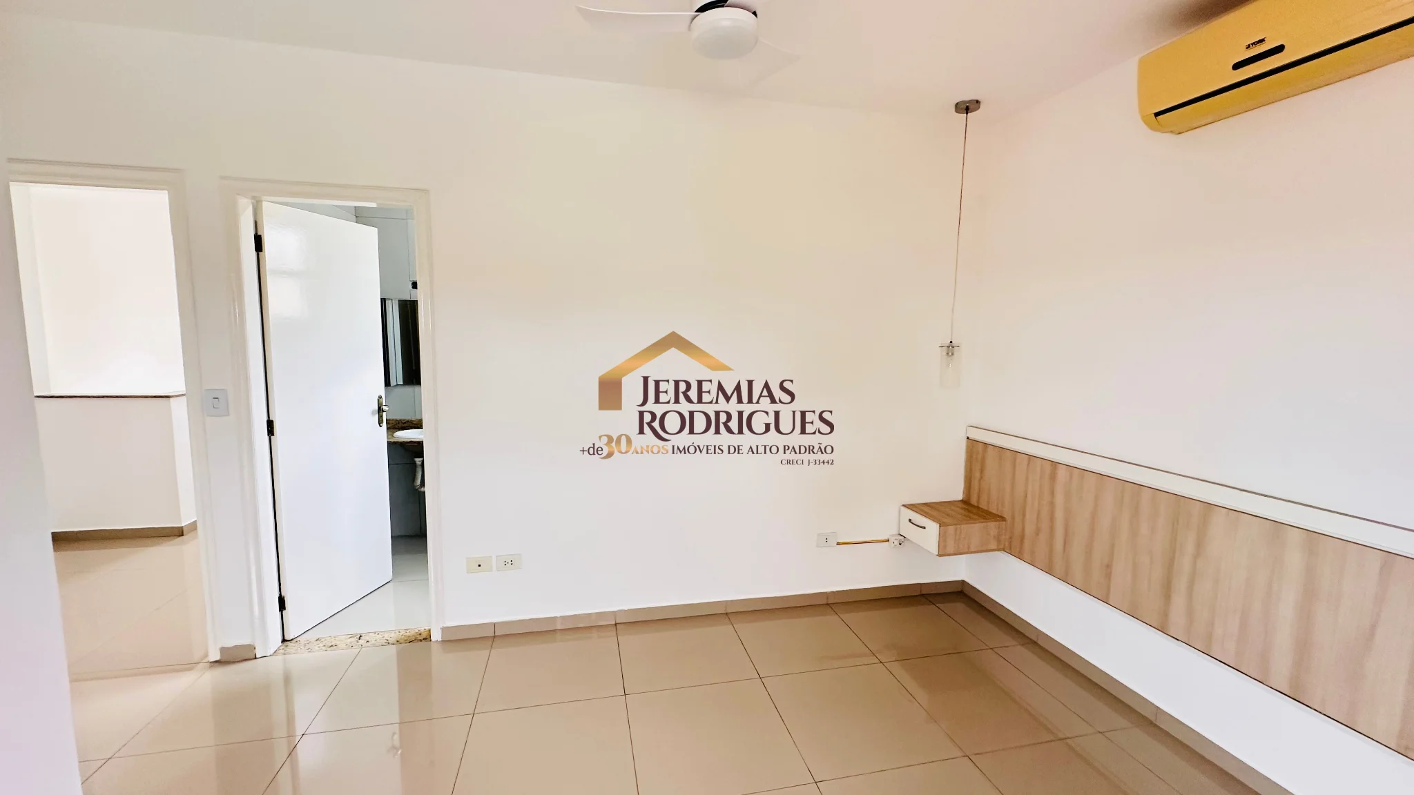 Casa para locação e venda no Condomínio Real Ville em Pindamonhangaba/SP.