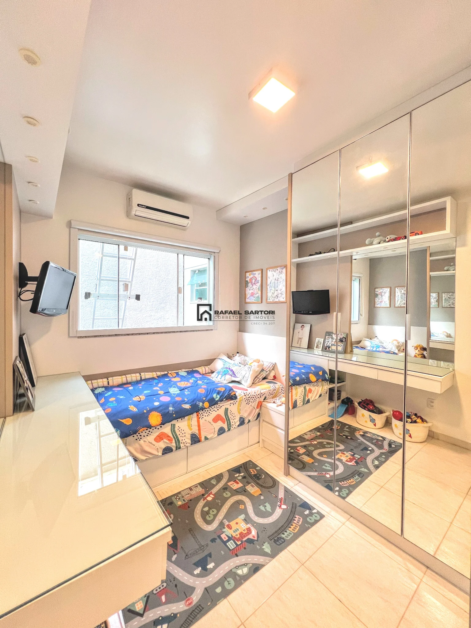 CASA COM 03 QUARTOS NO AMIZADE