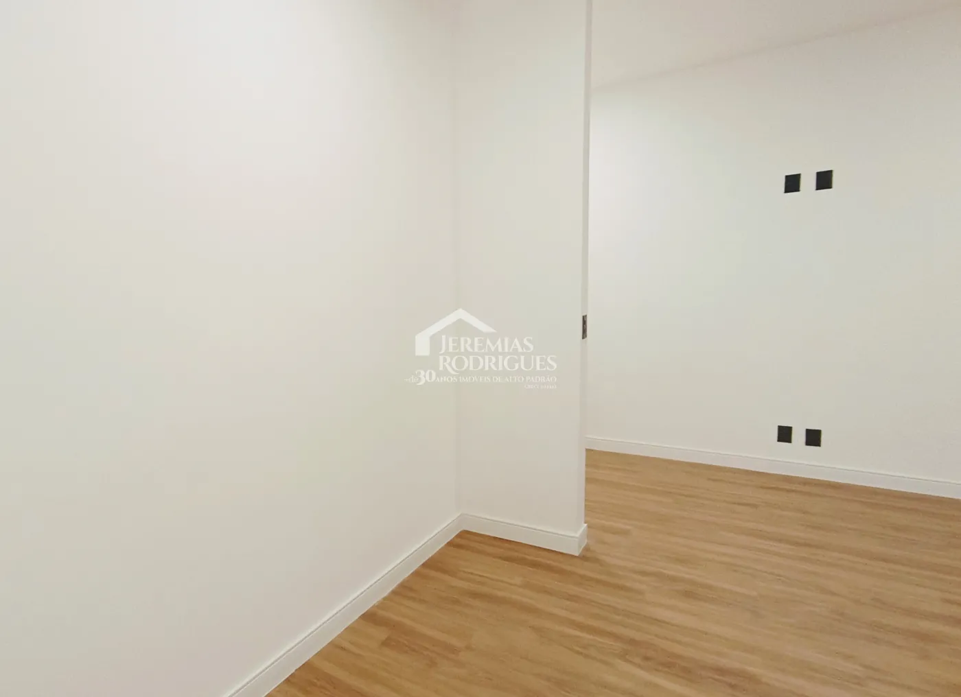 Casa à venda com 4 dormitórios no Condomínio Terras de San Marco em Taubaté/SP.