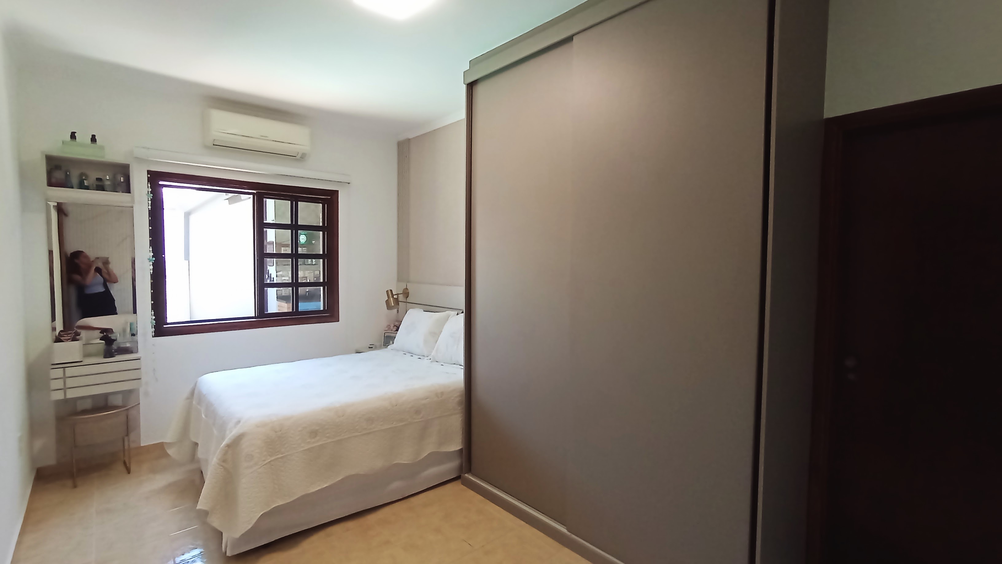 Casa à venda com 3 dormitórios no bairro Jardim do Sol em Taubaté/SP.
