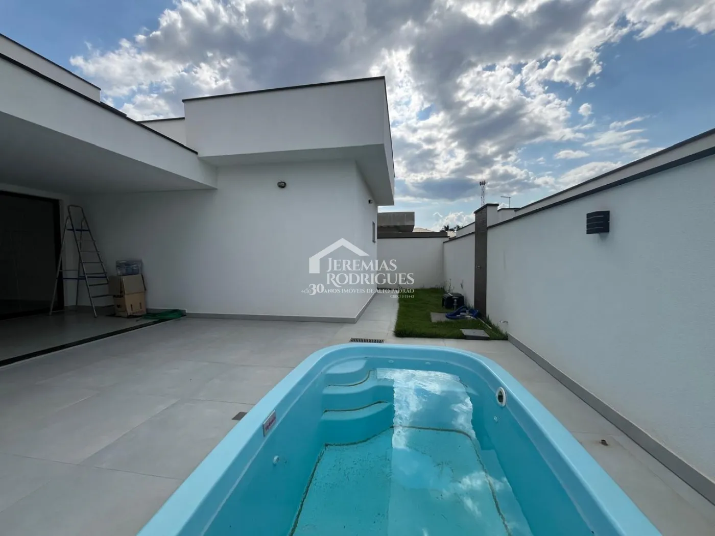 Casa com 3 dormitórios, 184 m² - Condomínio Parque das Araucárias - Tremembé/SP.