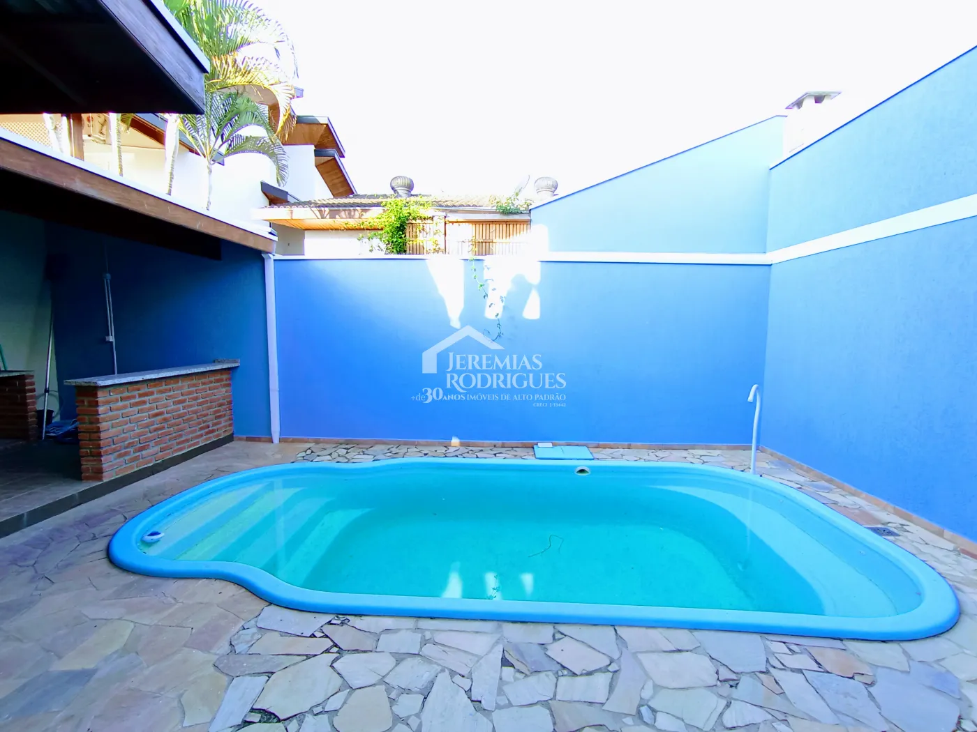 Casa para venda e locação com 4 dormitórios no Condomínio Campos do Conde I em Tremembé/SP