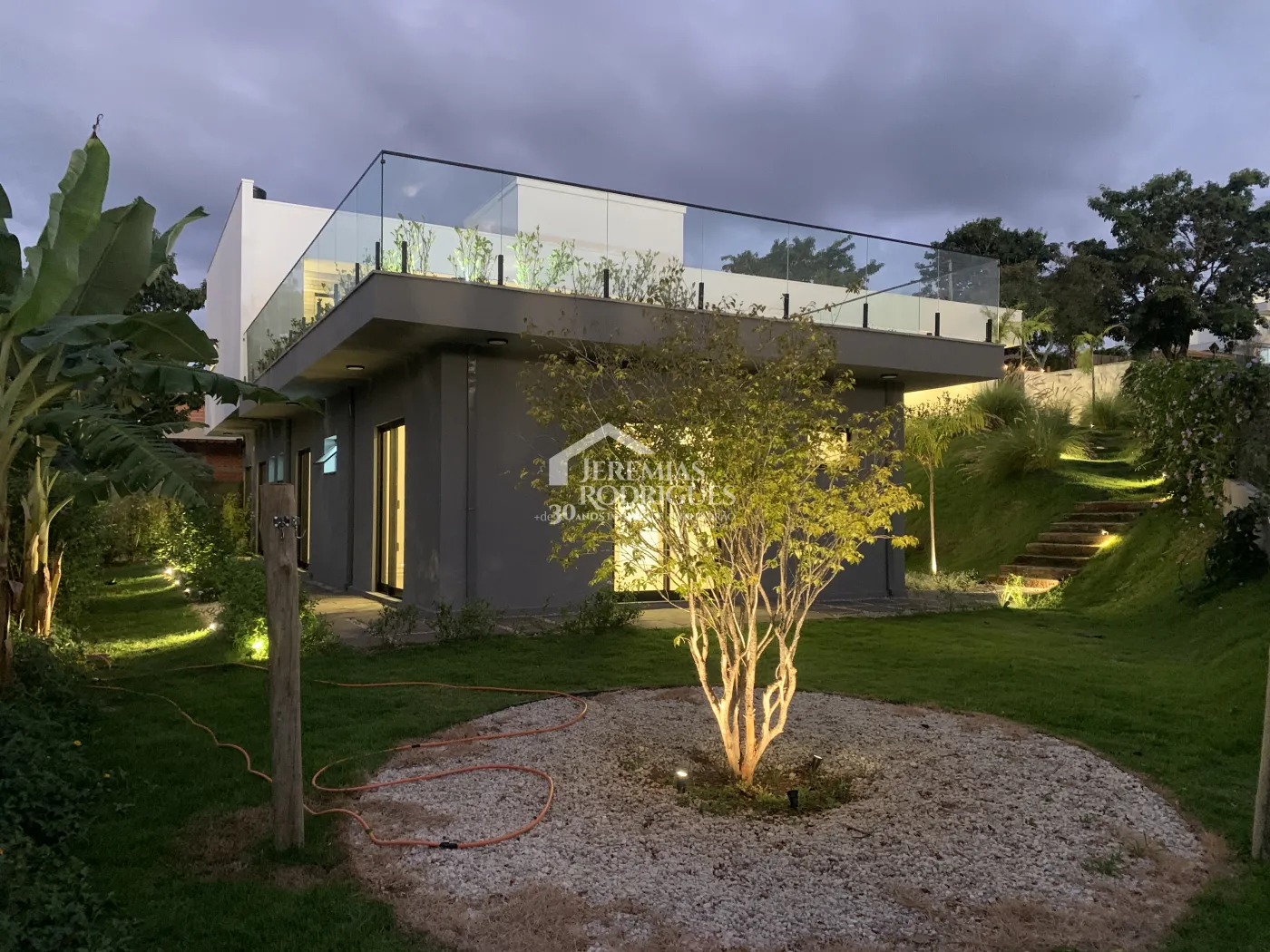 Casa à venda com 4 suítes no Condomínio Altos do Cataguá em Taubaté/SP