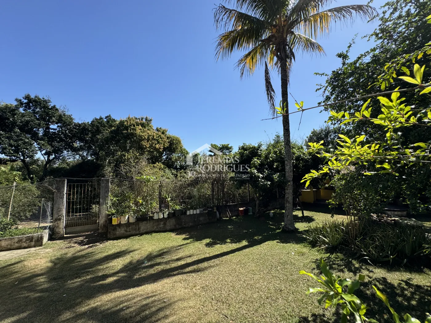 Chácara com 290 m² - bairro Lago Azul - Pindamonhangaba/SP.