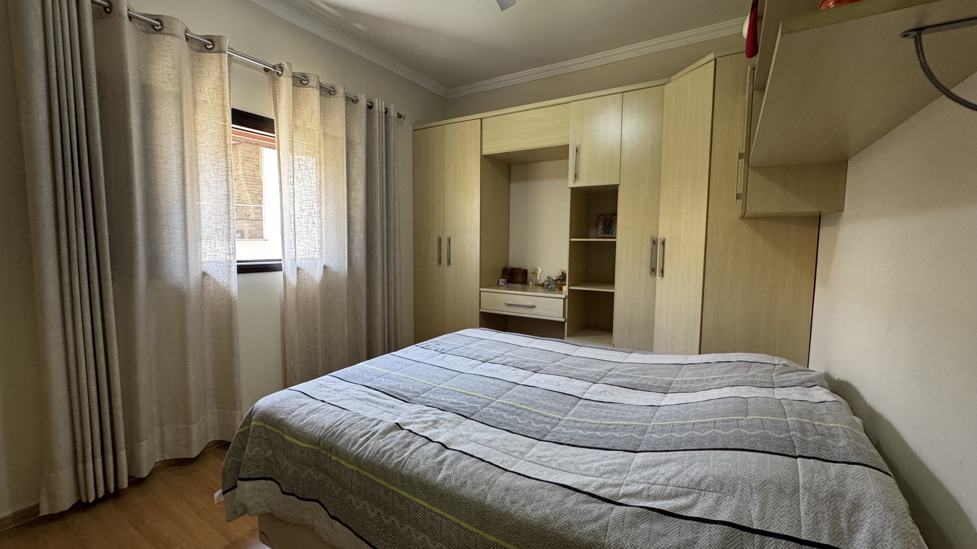 Casa à venda com 3 dormitórios no Condomínio Real Ville em Pindamonhangaba/SP.