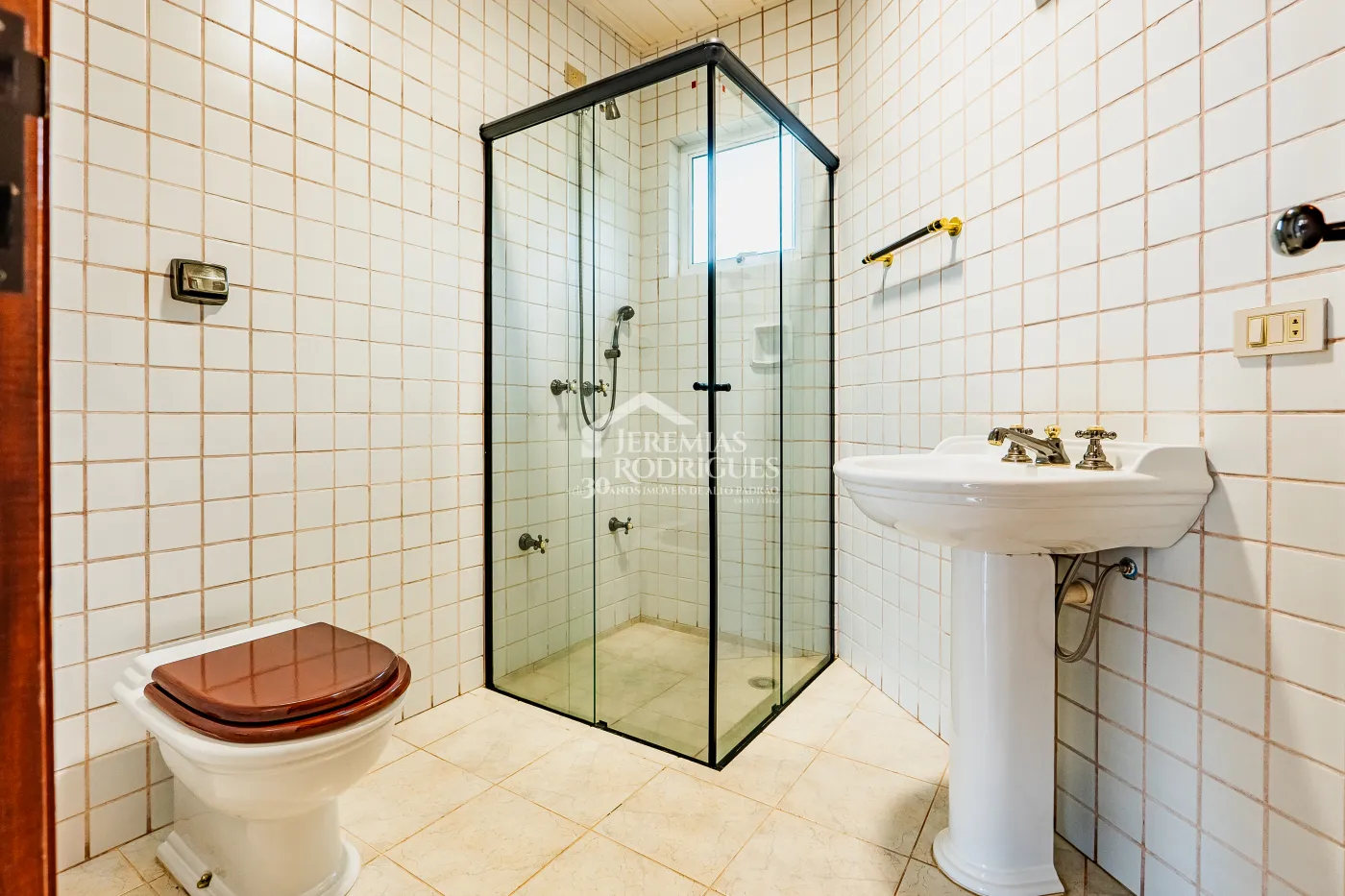 Casa com 4 suítes, 670 m² - Alto do Capivari - Campos do Jordão/SP.