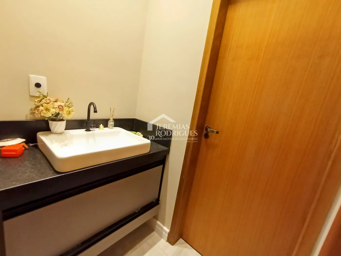 Casa para venda com 3 dormitórios no Residencial Pérola do Vale em Tremembé/SP