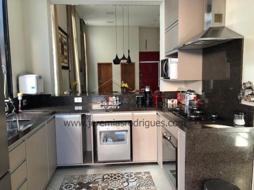 Casa à venda por R$ 1.300.000,00 - Taubaté/SP