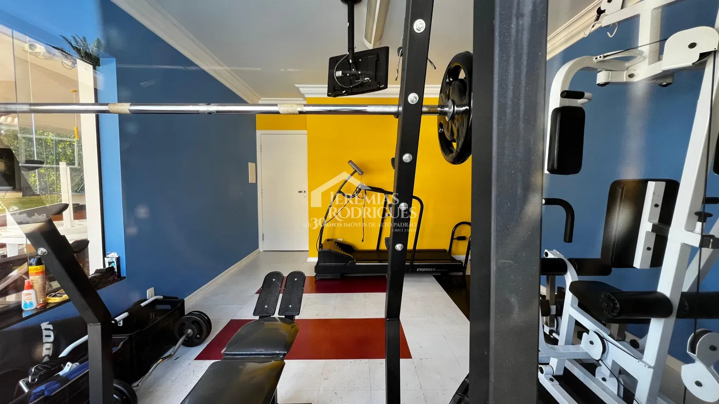 Casa para venda e locação com 6 dormitórios no Condomínio Chácaras Cataguá em Taubaté/SP.