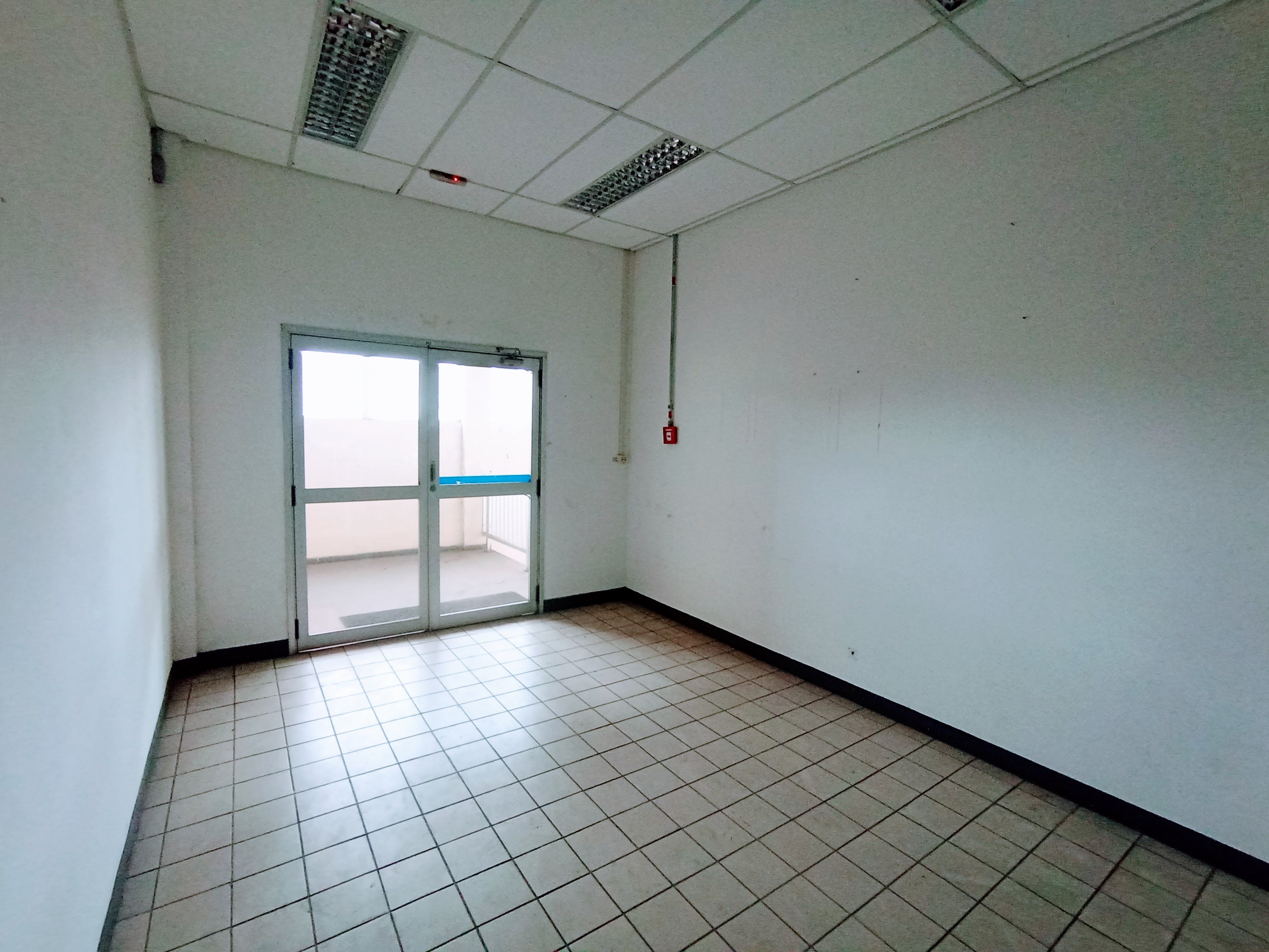 Prédio para venda e locação, 6.000 m² no bairro Jardim Independência em Taubaté/SP.