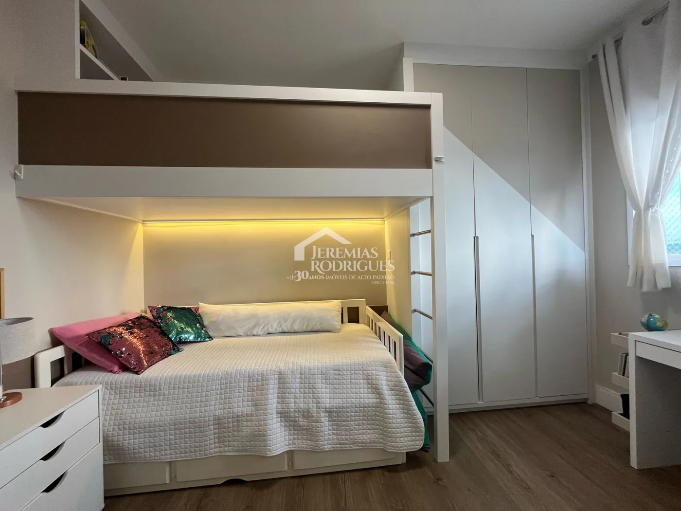 Apartamento à venda com 3 suítes, 142 m² no Condomínio Grand Terrace em Taubaté/SP.