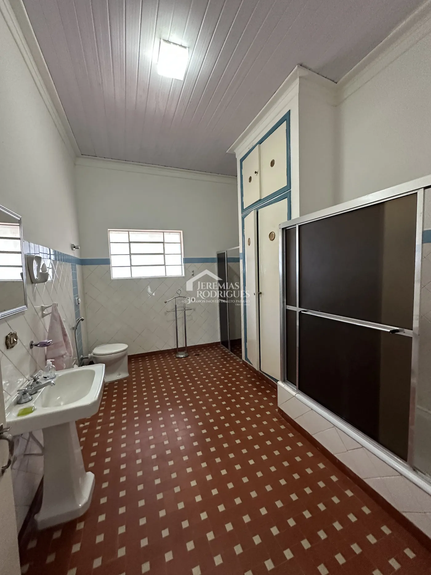 Fazenda para criação de gado de corte e plantação de milho, com mais de 612 hectares, em Cruzeiro-SP.