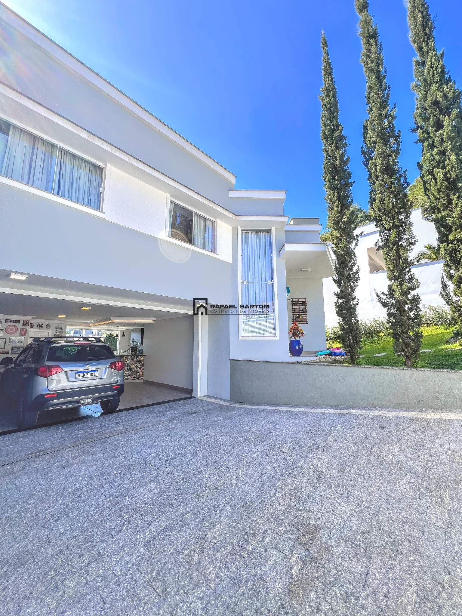 CASA COM 03 QUARTOS NO AMIZADE