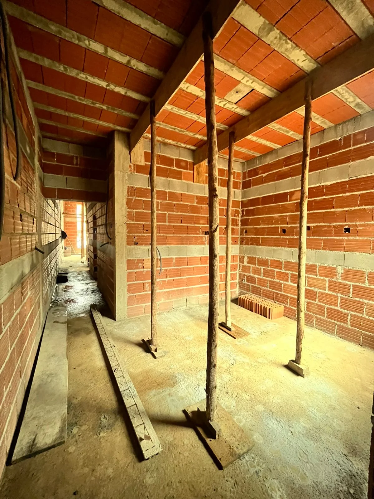 Casa à venda em construção – Região Central, Pindamonhangaba/SP