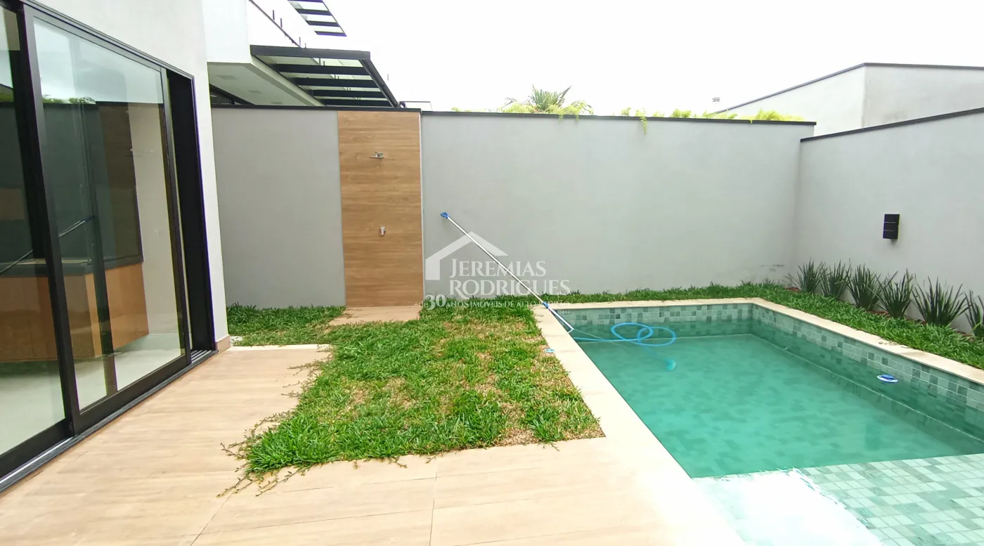 Casa à venda com 4 dormitórios no Condomínio Terras de San Marco em Taubaté/SP.