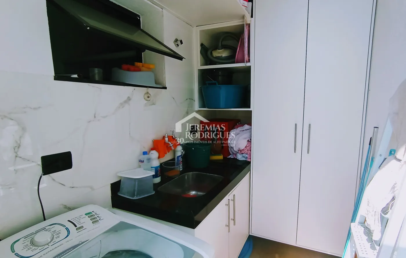Casa à venda com 3 dormitórios no Condomínio Tecoara em Taubaté/SP.