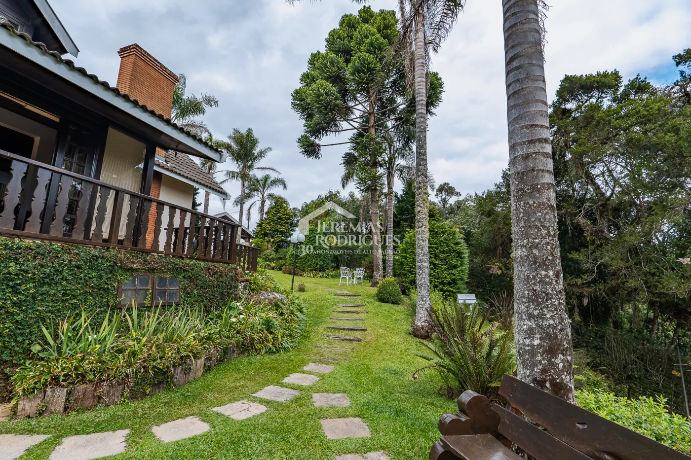 Casa com 4 dormitórios, 450 m² - Atalaia - Campos do Jordão/SP