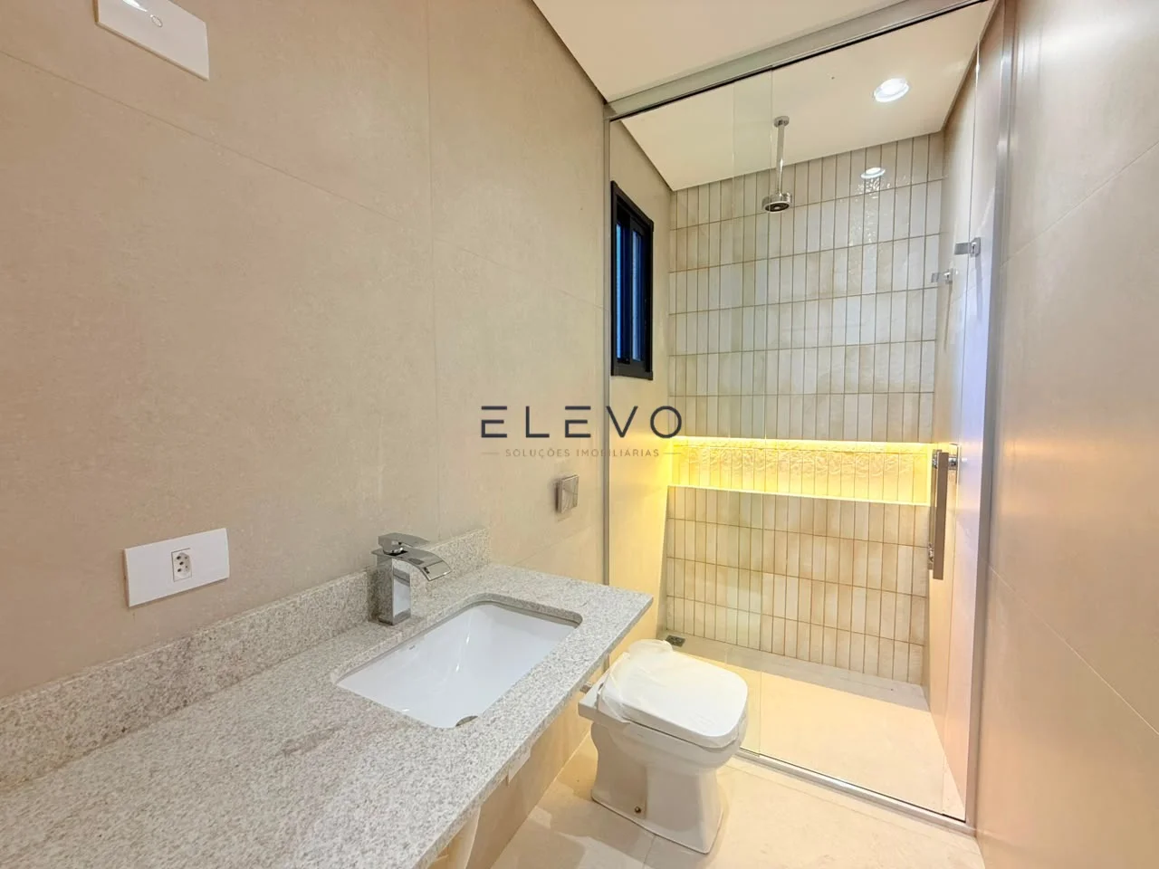 Casa Alto Padrão à Venda no Jardim Real | 3 Suítes, Automação Alexa e Piscina Aquecida