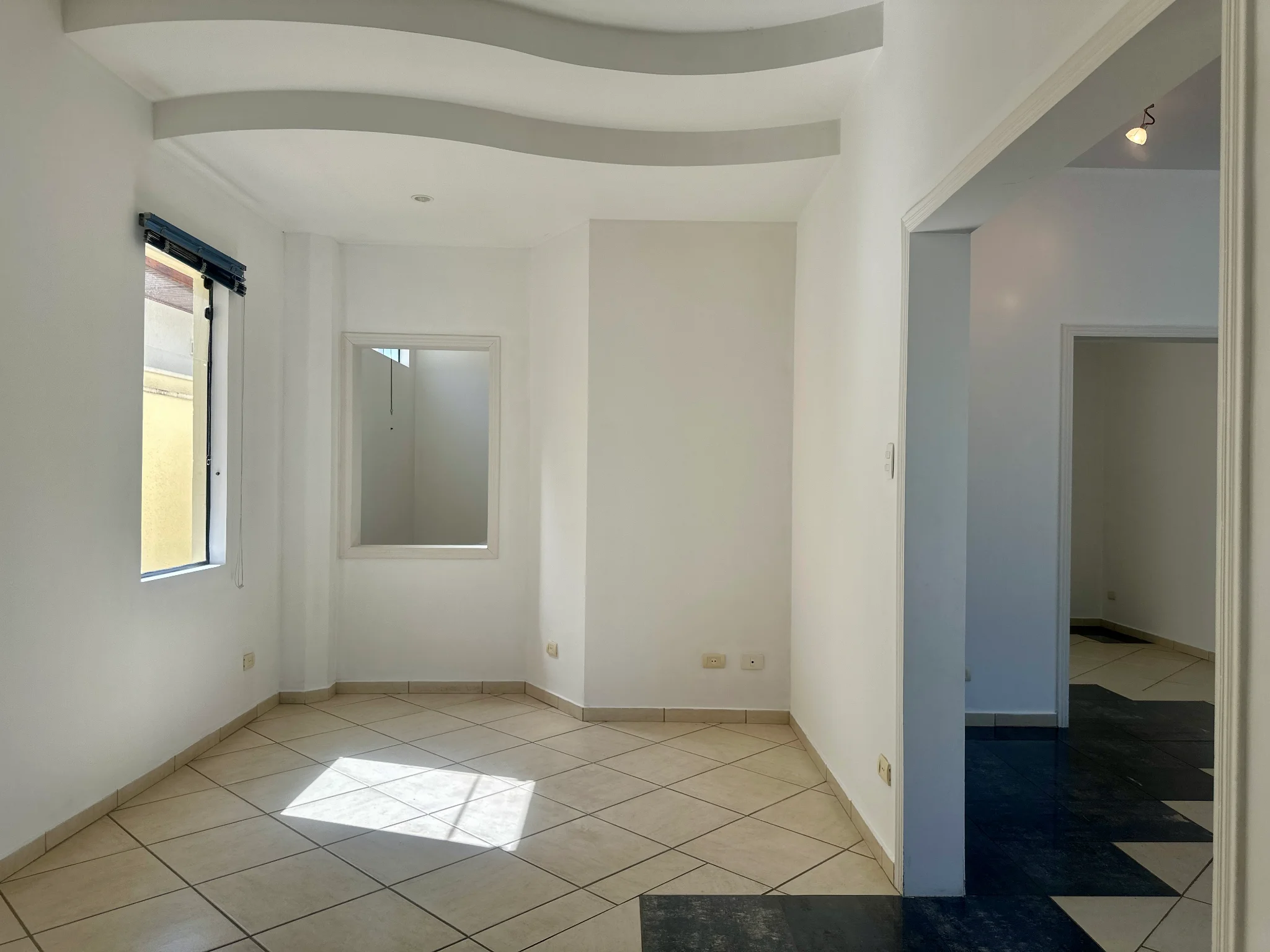 Casa para venda e locação no Condomínio Taubaté Village em Taubaté/SP.