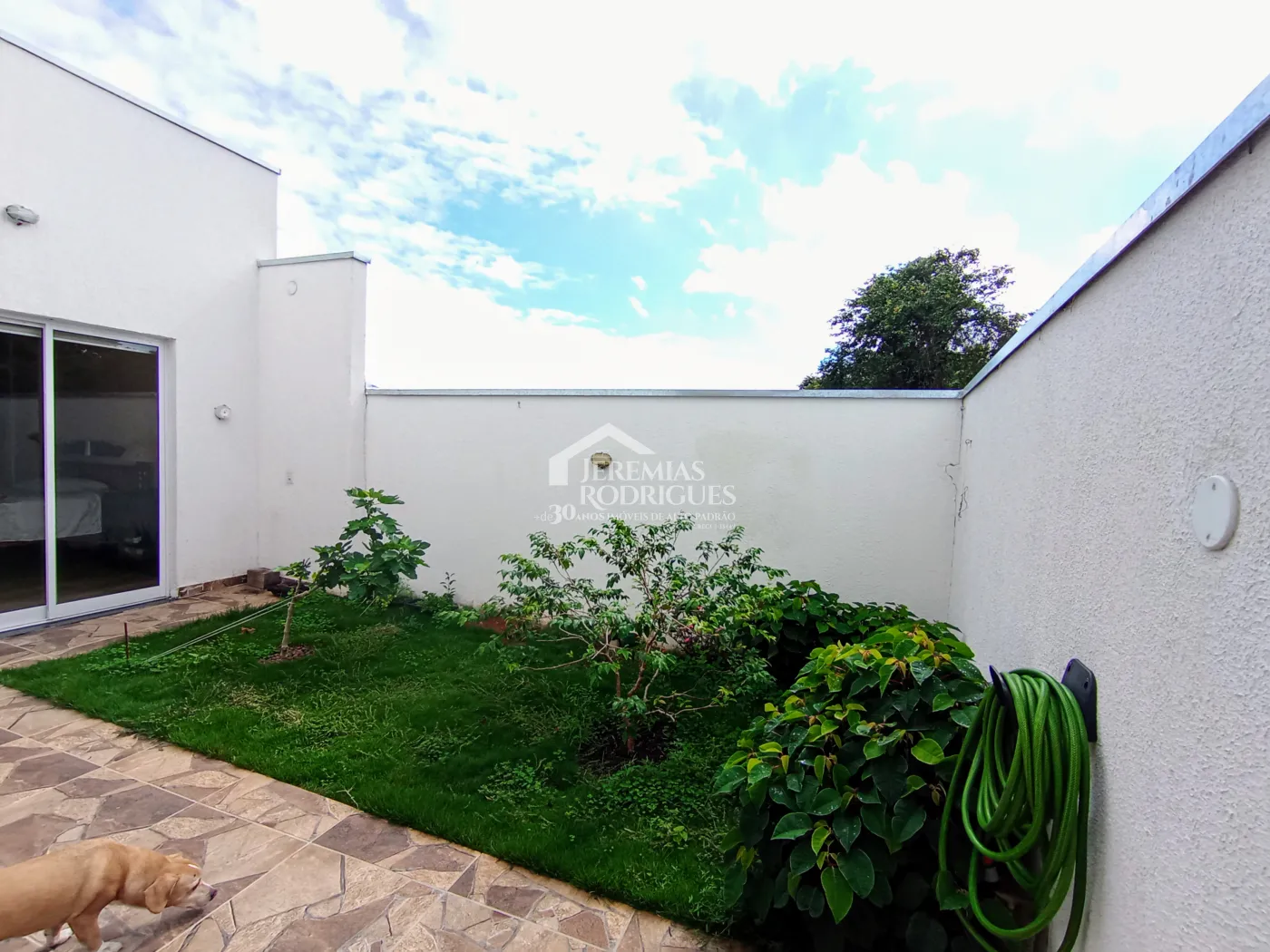 Casa para venda com 2 dormitórios no Residencial Charles Schineider em Taubaté/SP