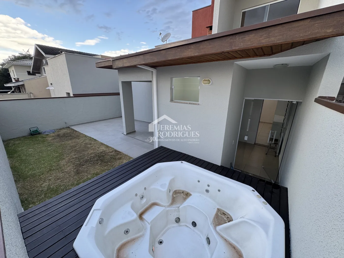 Casa para venda com 3 dormitórios no Condomínio Campos do Conde II Chamboard em Tremembé/SP