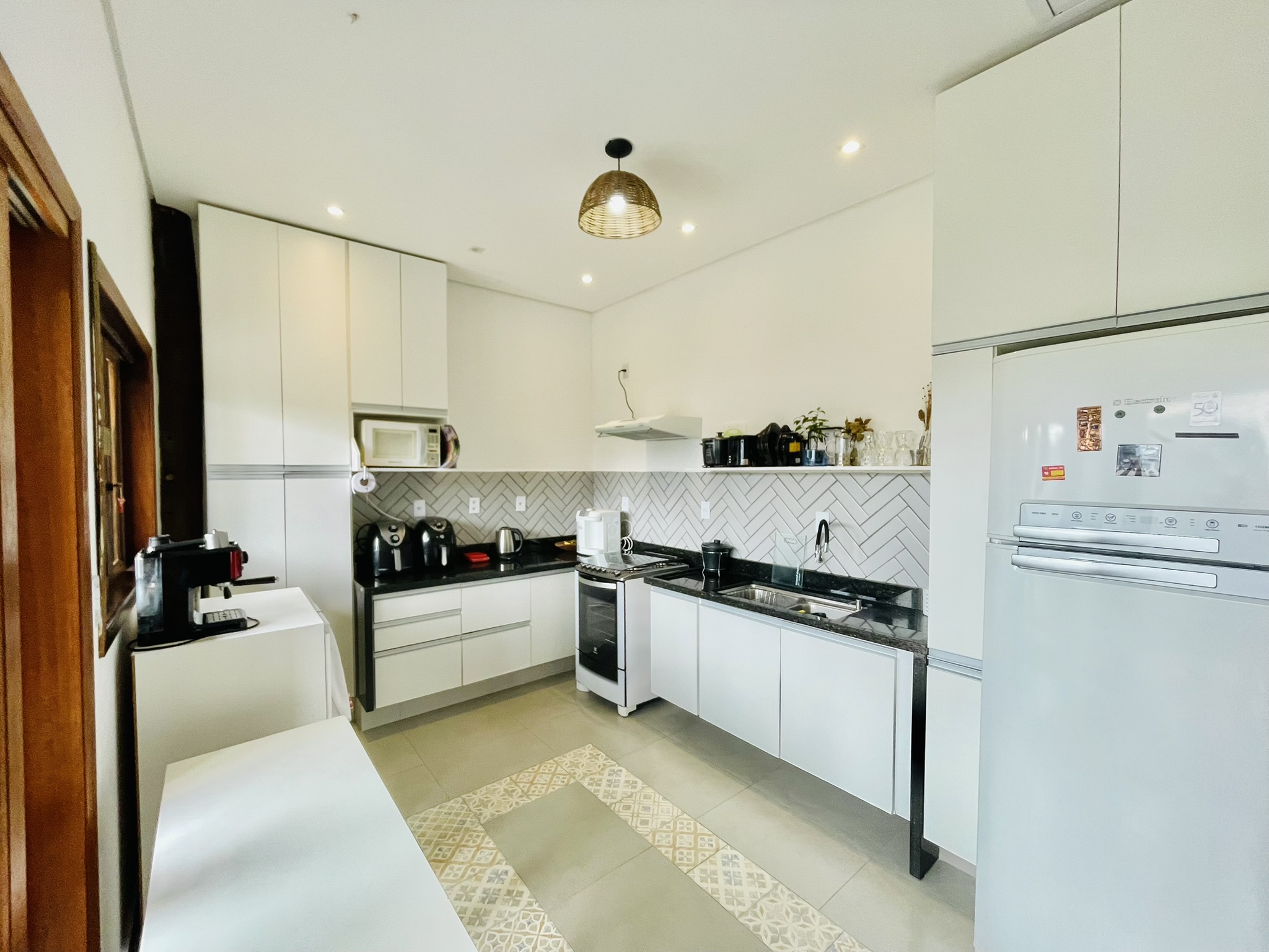 Casa para venda e locação com 4 dormitórios no Condomínio Parque dos Pássaros em Tremembé/SP.  