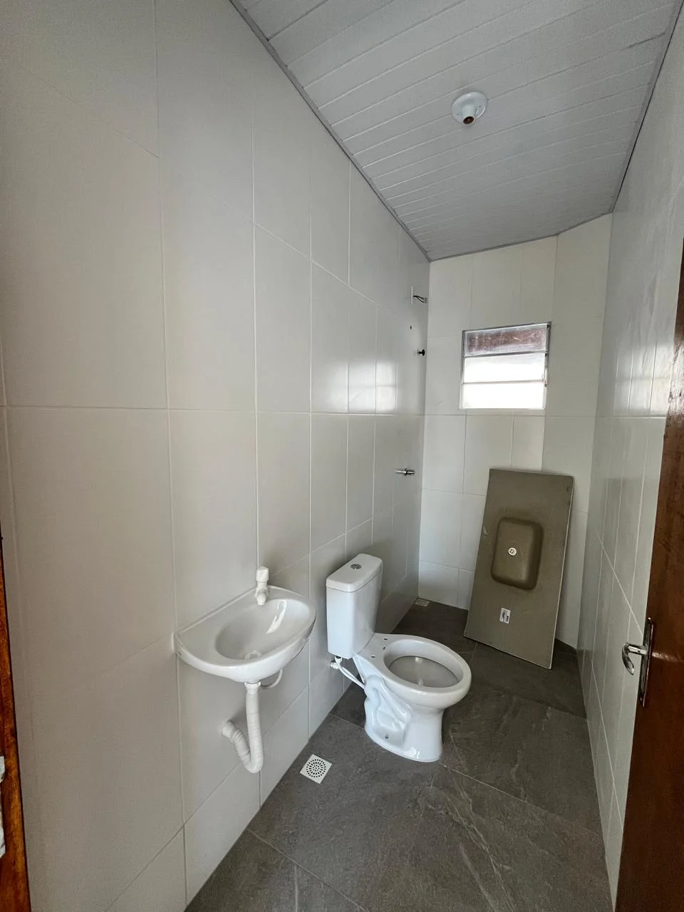 Sobrado novo à venda no Cidade Jardim, Pindamonhangaba – 2 quartos, 65m²