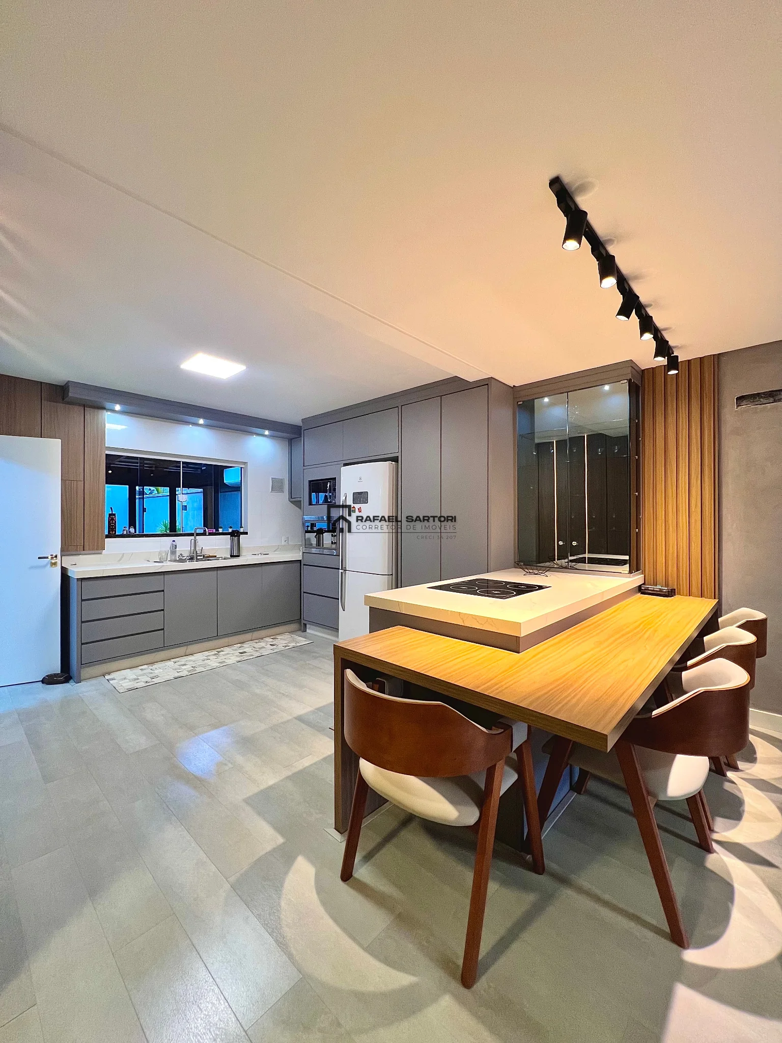 GEMINADO DUPLEX MOBILIADO NO CENTENARIO — foto 3