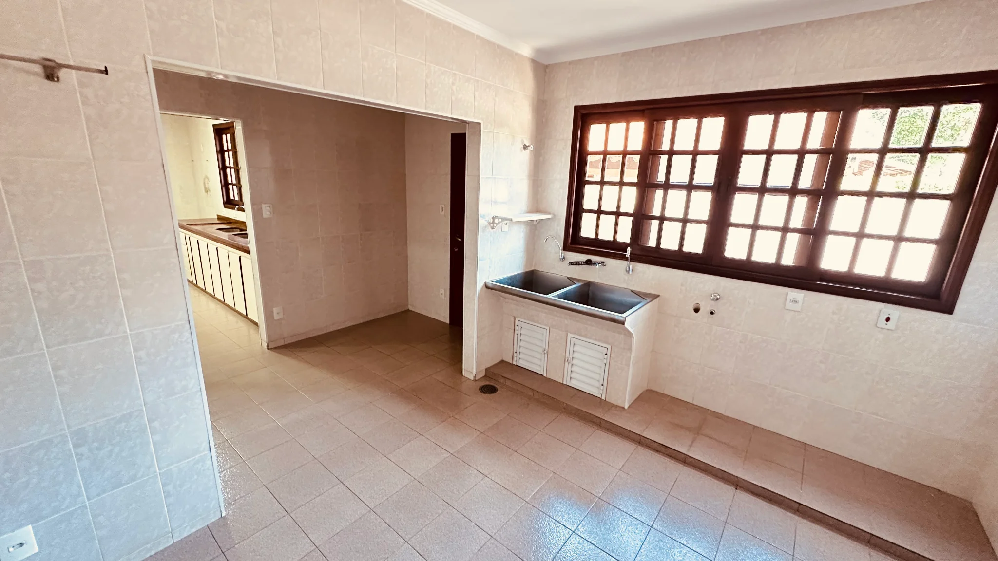 Casa com 6 dormitórios para locação no Condomínio Village Paineiras em Pindamonhangaba/SP