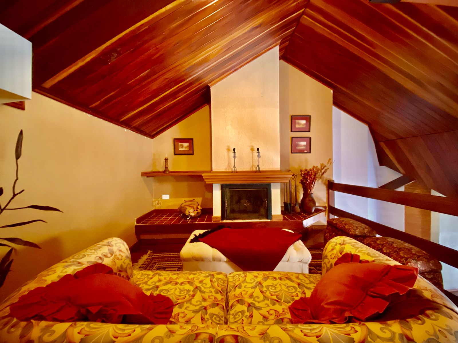 Apartamento à venda no Condomínio Le Bourg Saint Maurice em Campos do Jordão/SP.