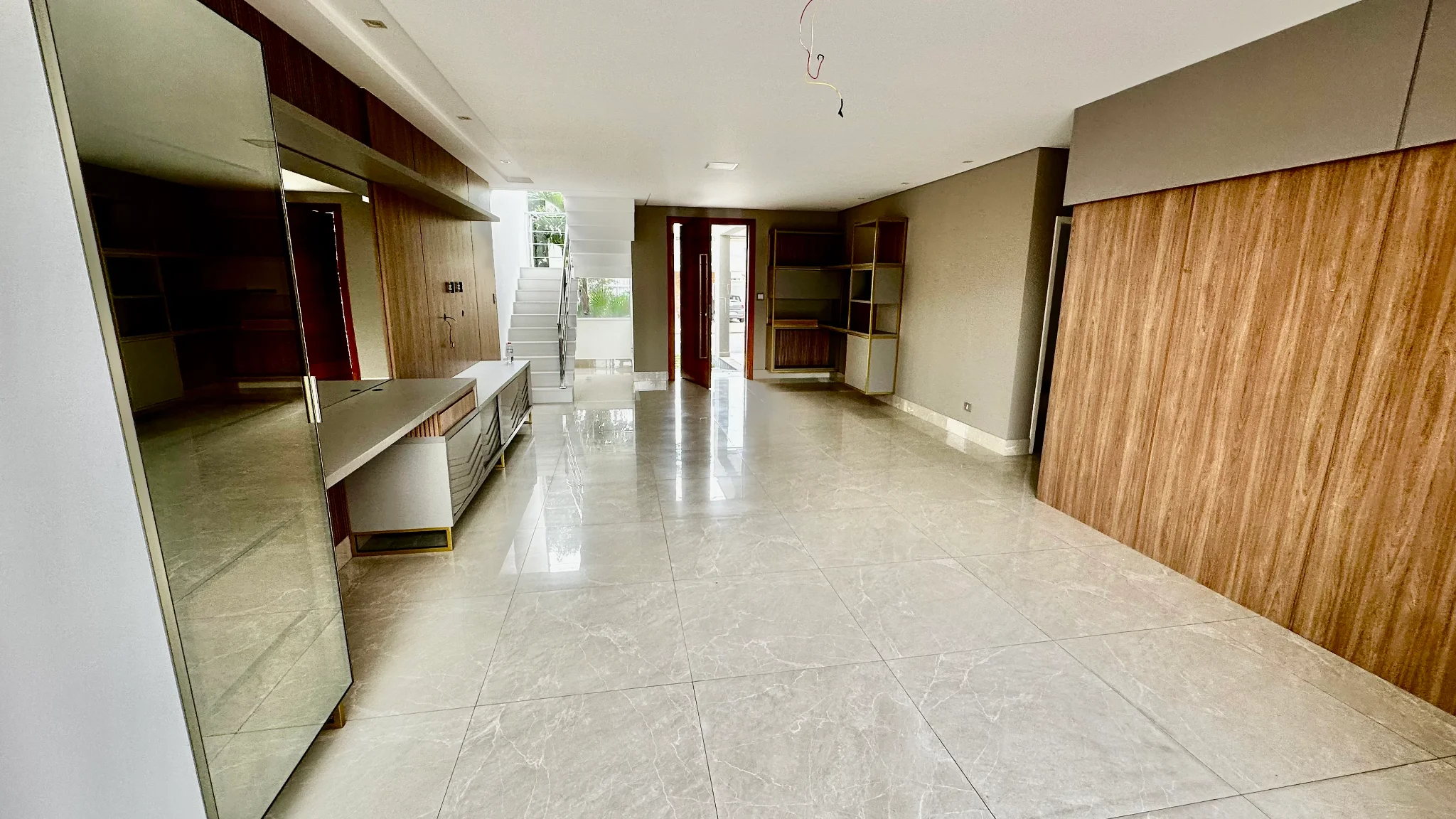 Casa para locação com 4 dormitórios no Campos do Conde II em Tremembé/SP. 