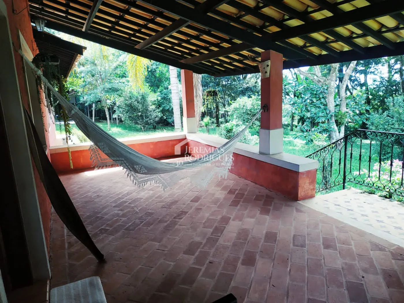 Oportunidade! Casa com 3 dormitórios no Condomínio Chácaras Cataguá em Taubaté/SP