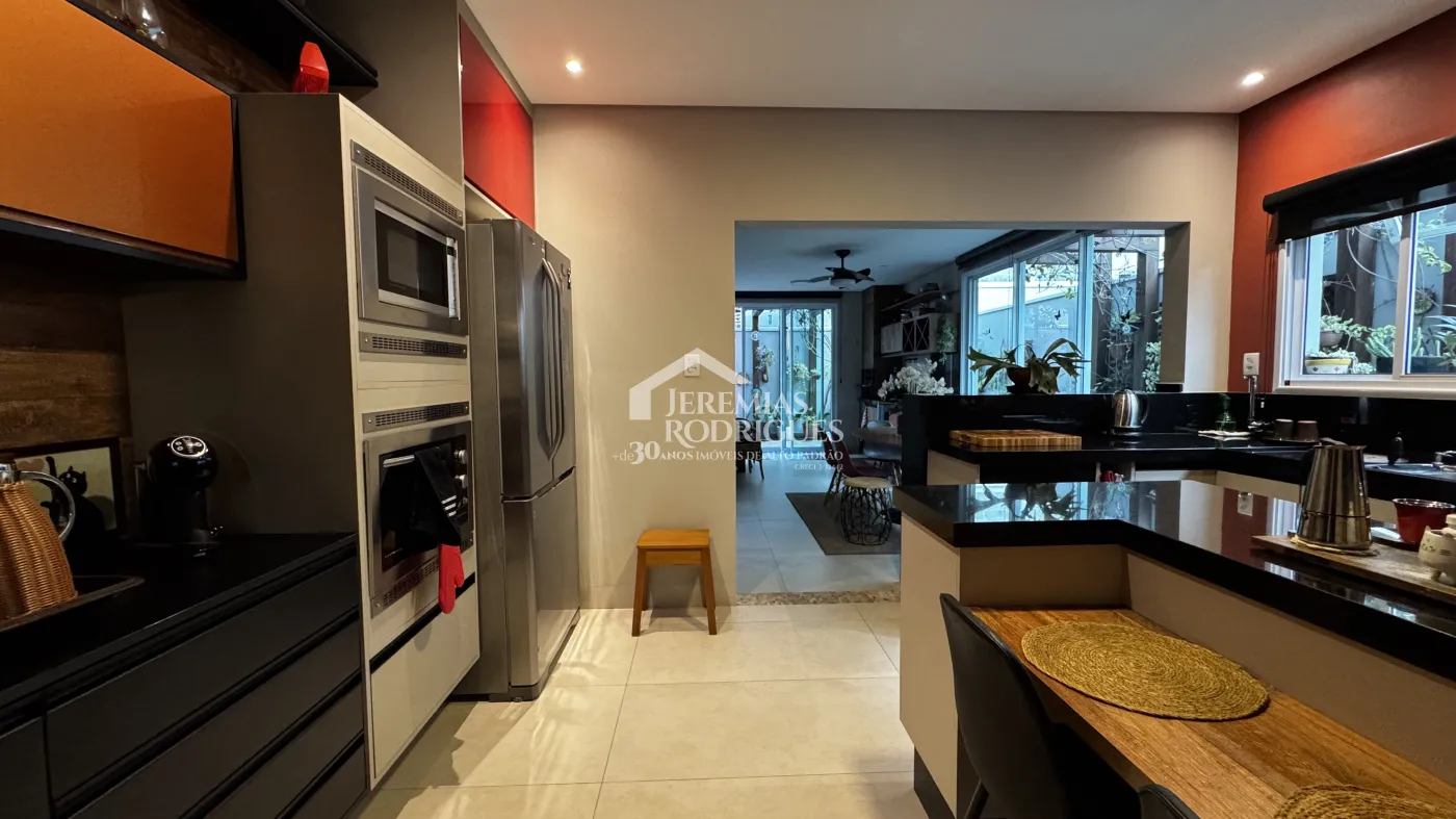 Casa para locação com 3 suítes no Condomínio Reserva dos Lagos em Pindamonhangaba/SP.