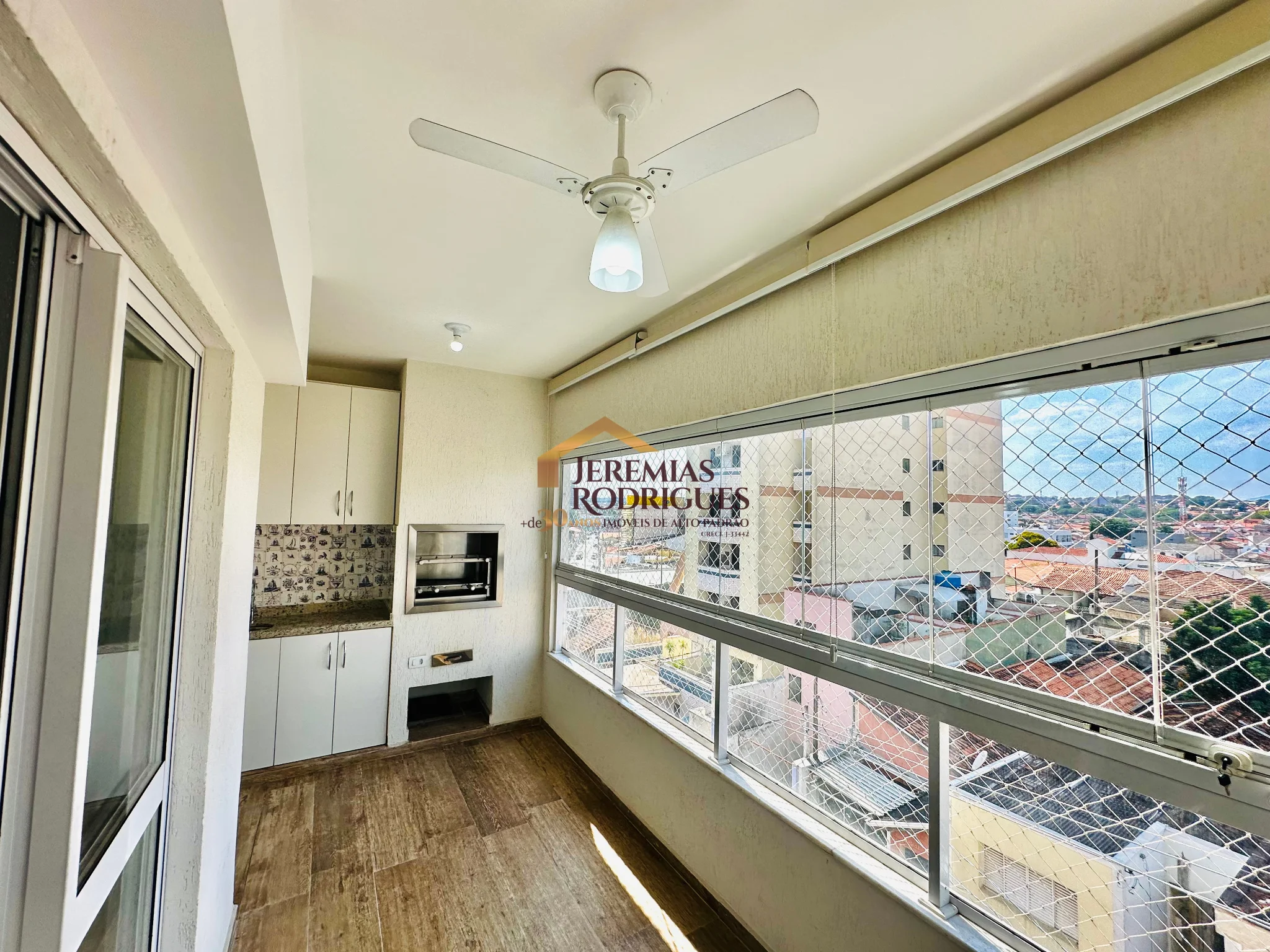Apartamento para locação e venda no Edifício Solar Vicente Giffoni em Taubaté/SP.