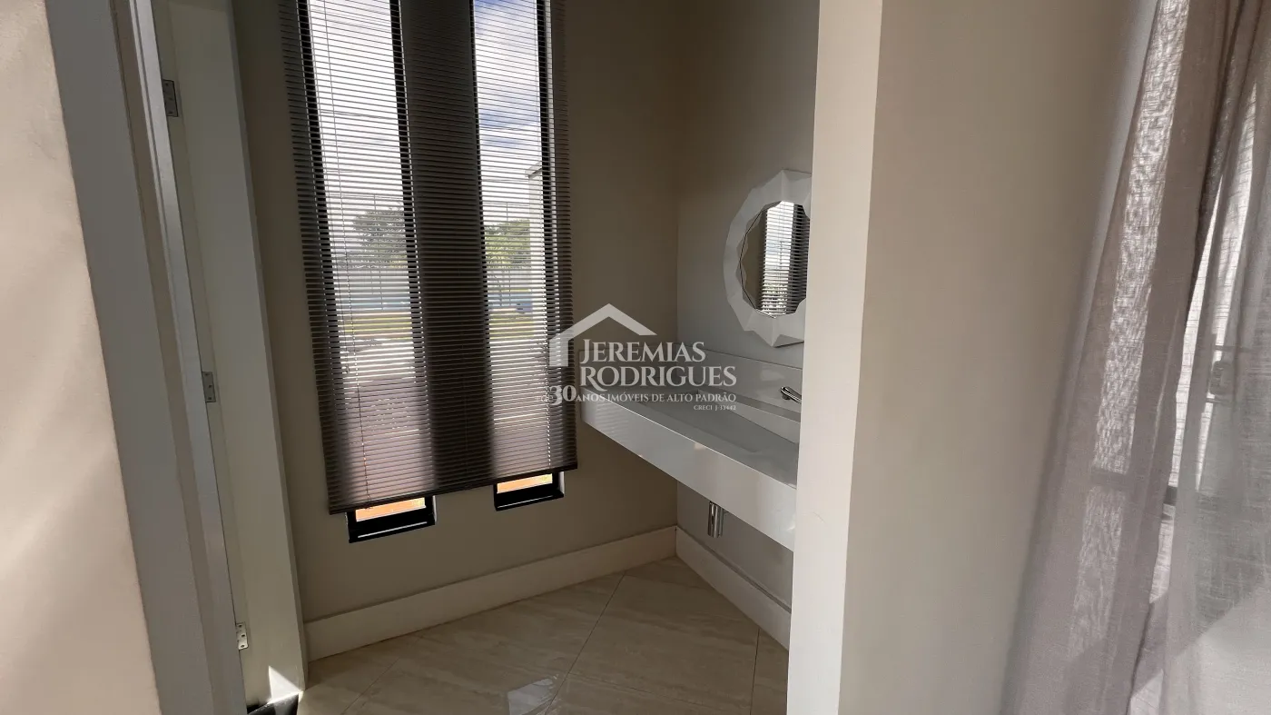 Casa à venda com 3 dormitórios no Condomínio Campos do Conde II em Tremembé/SP.