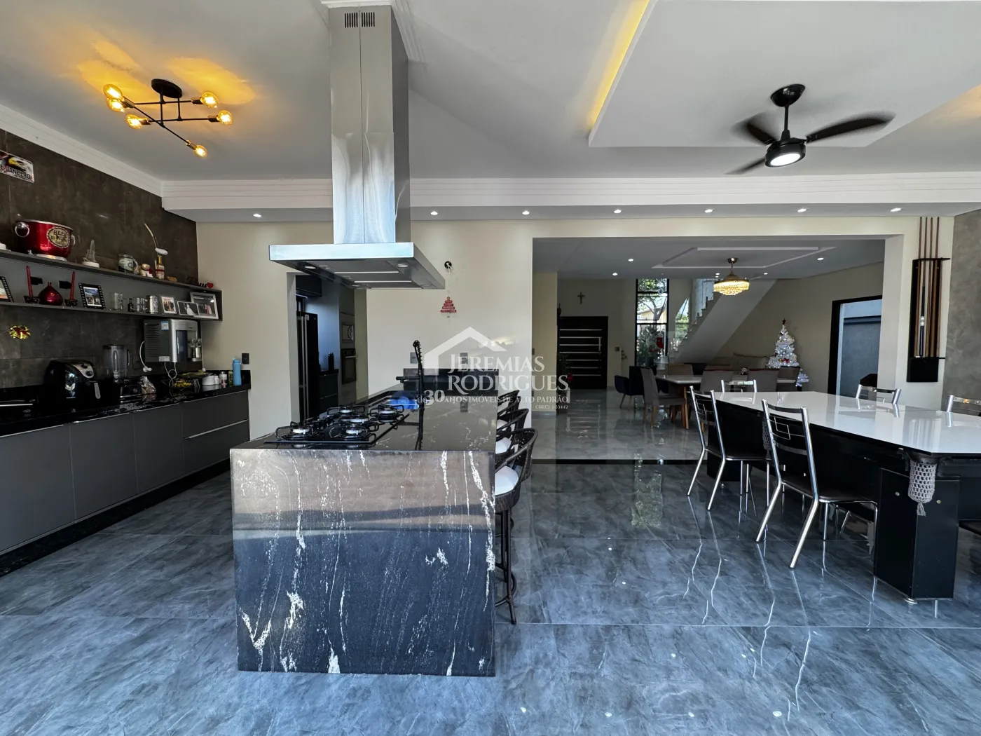Casa com 3 dormitórios, 267 m² - Condomínio Parque das Araucárias - Tremembé/SP.