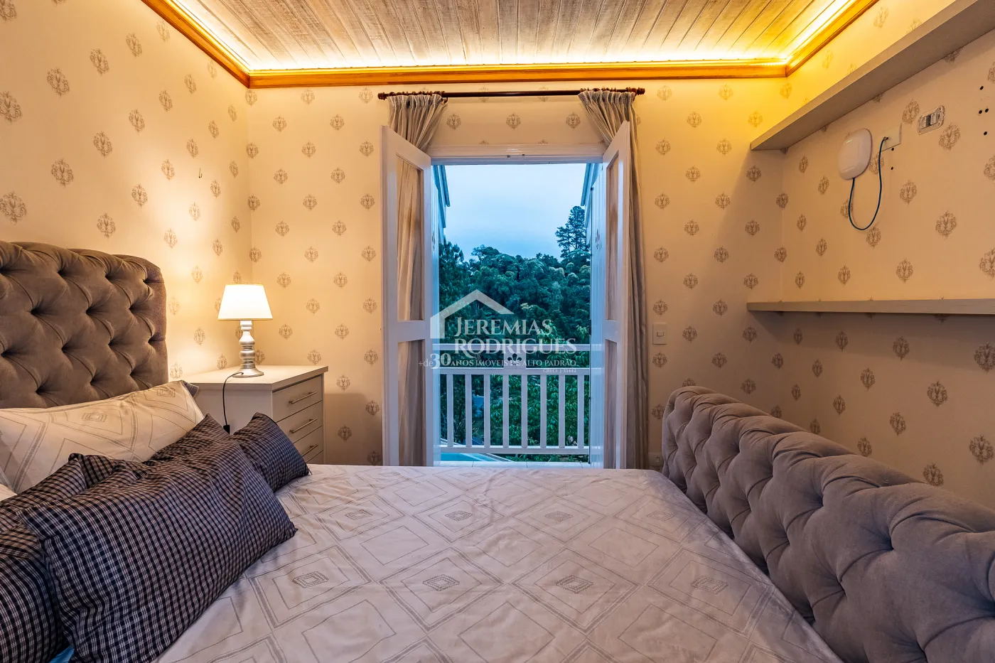 Casa com 5 suítes, 950 m² - Alto do Capivari - Campos do Jordão/SP