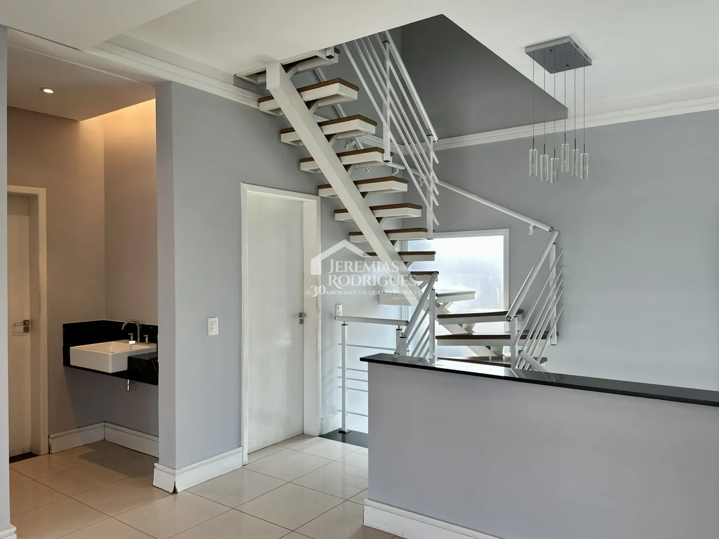 Sobrado com 3 dormitórios, 302 m2 - Condomínio Campos do Conde II - Tremembé/SP.