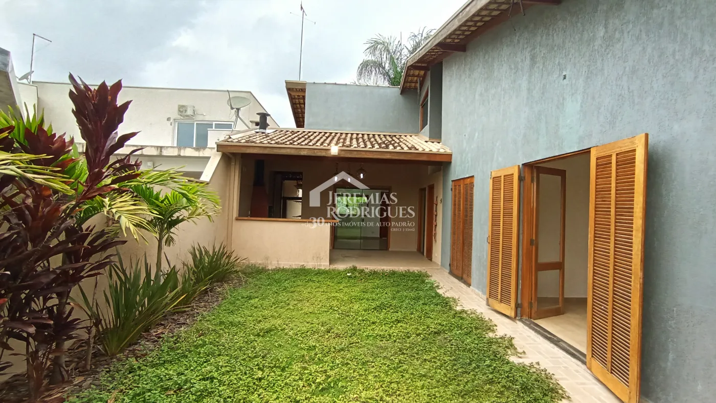 Casa para venda e locação com 3 dormitórios no Condomínio Pontal da Amizade em Taubaté/SP.