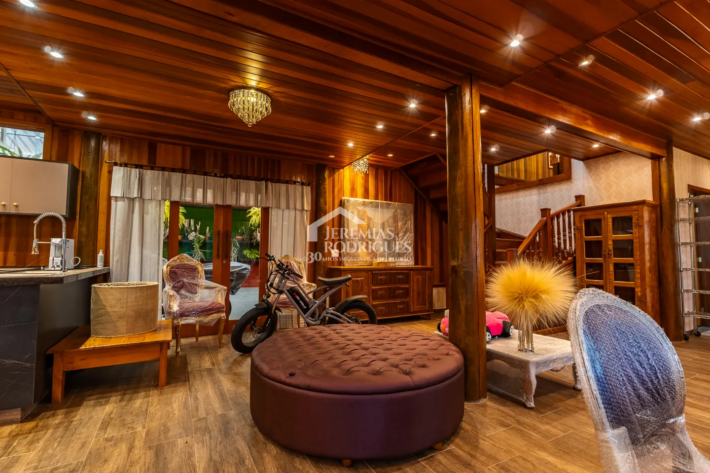 Casa com 5 suítes, 950 m² - Alto do Capivari - Campos do Jordão/SP