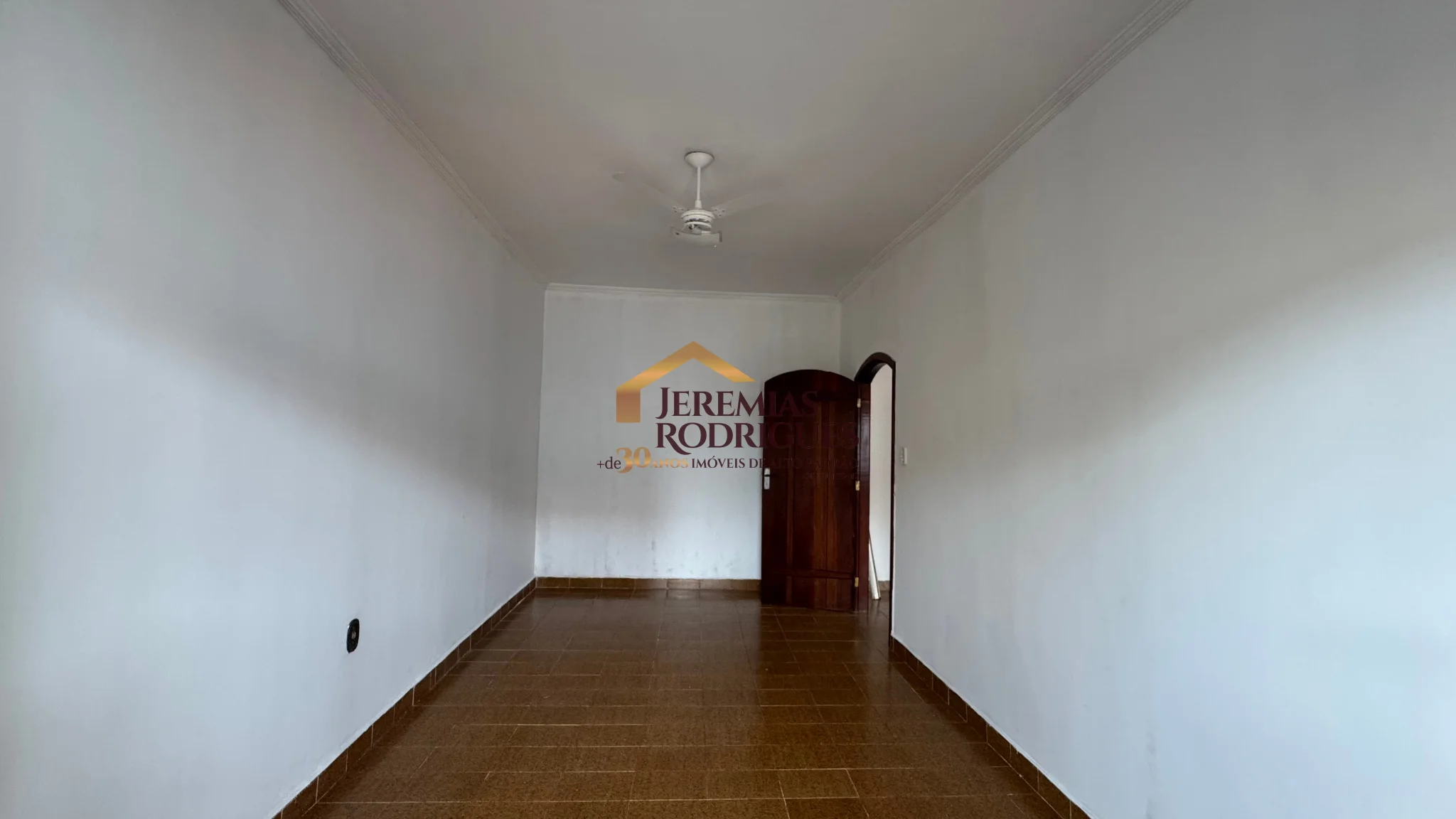 Casa para locação e venda no Bairro São Benedito em Pindamonhangaba/SP. — foto 15