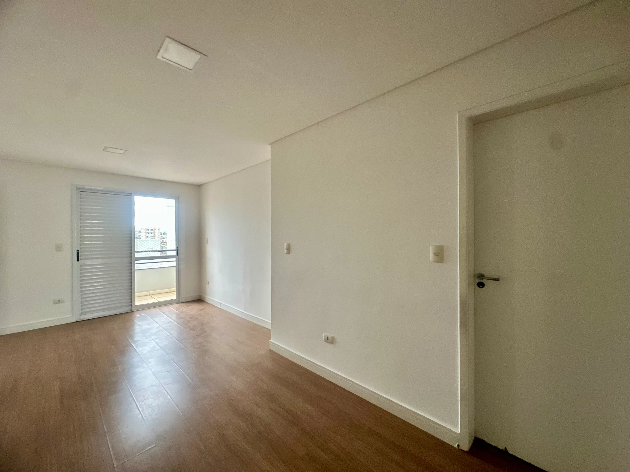 Cobertura duplex para locação no Edifício Placere em Taubaté/SP.